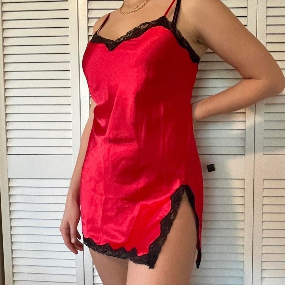 Victoria’s Secret Elegant Red and Black Lace Chemise(Silk)